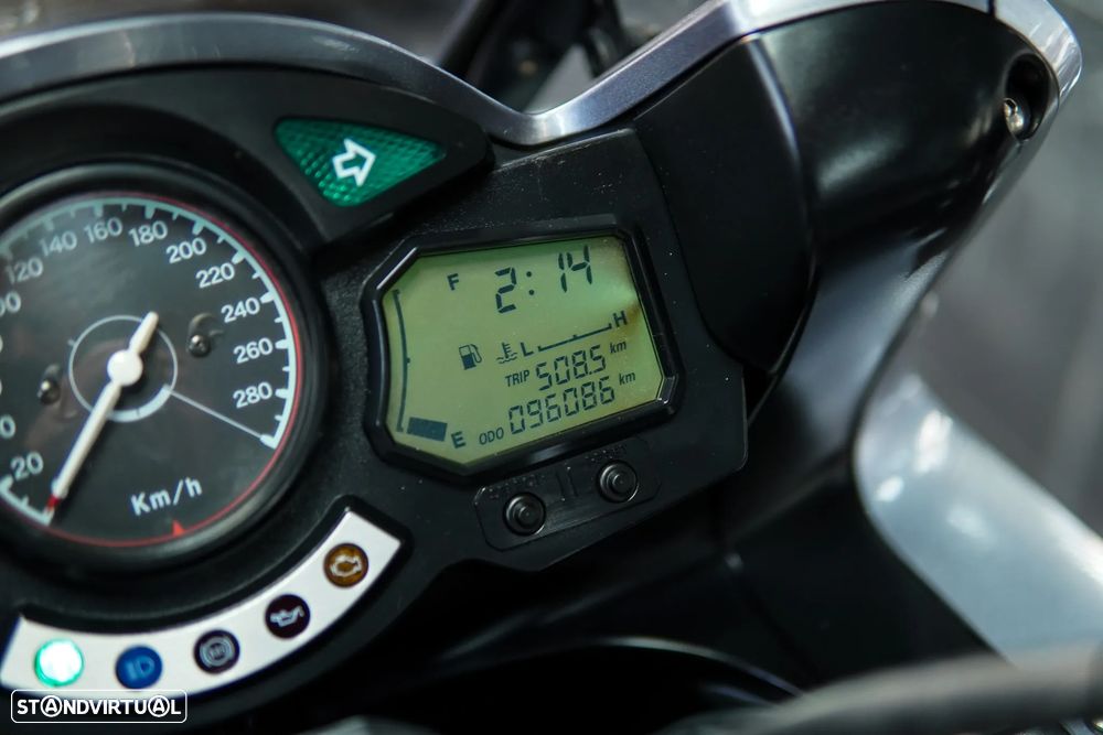 Yamaha FJR 1300 - 35