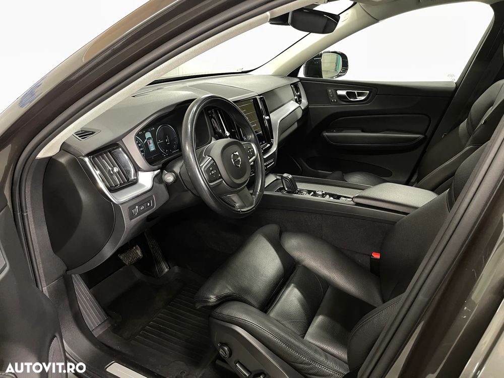 Volvo XC 60 Recharge T6 Twin Engine eAWD R-Design Expression - 5