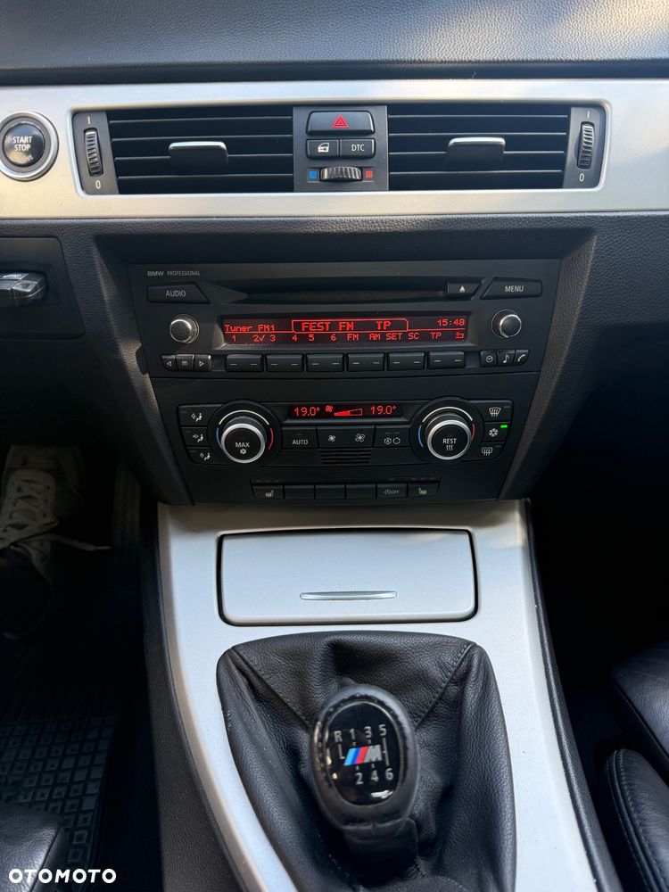 BMW Seria 3 320i - 17