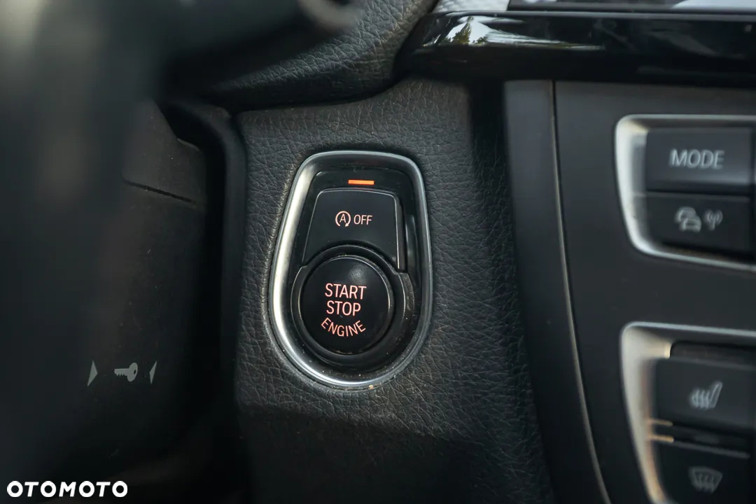 BMW Seria 3 330d xDrive M Sport - 27