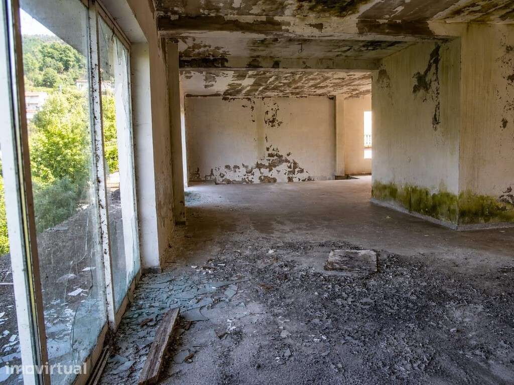 Terreno c/ Moradia em  Estrutura - Terras de Bouro - Grande imagem: 5/27