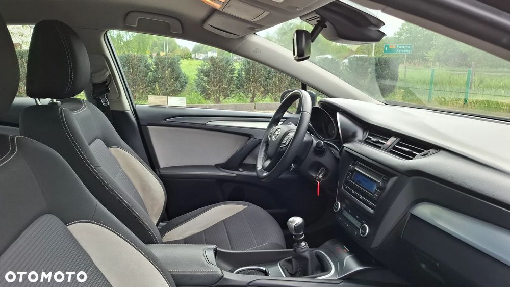 Toyota Avensis - 23