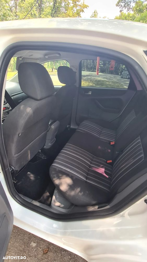 Ford Focus 1.6 Ti-VCT Titanium - 16