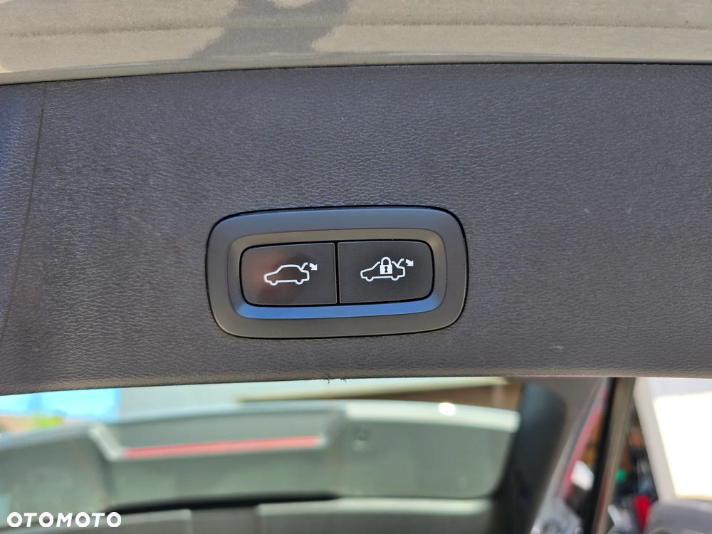 Volvo XC 40 T4 Recharge DKG Ultimate Dark - 13