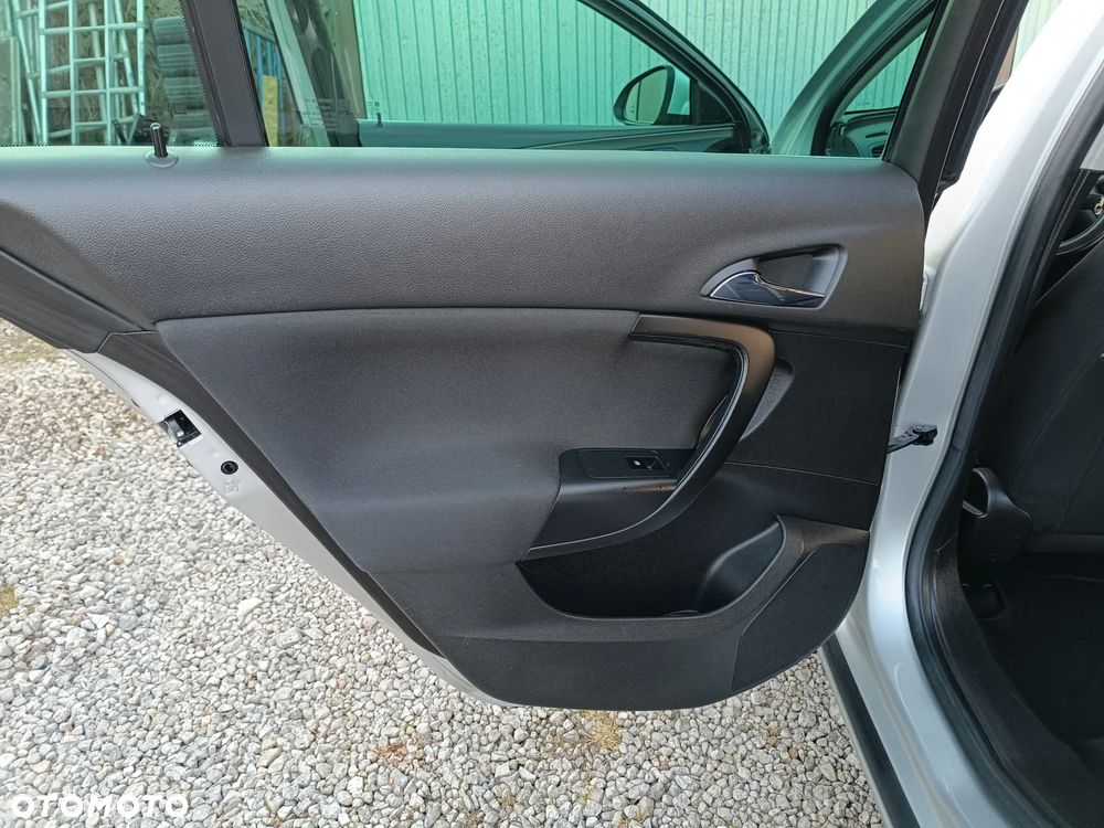 Opel Insignia 1.6 Turbo Design Edition - 29