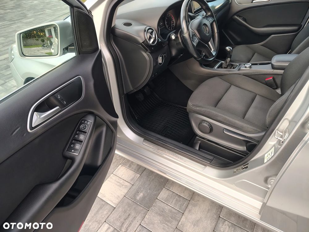 Mercedes-Benz Klasa B 180 BlueEFFICIENCY Edition Style - 8