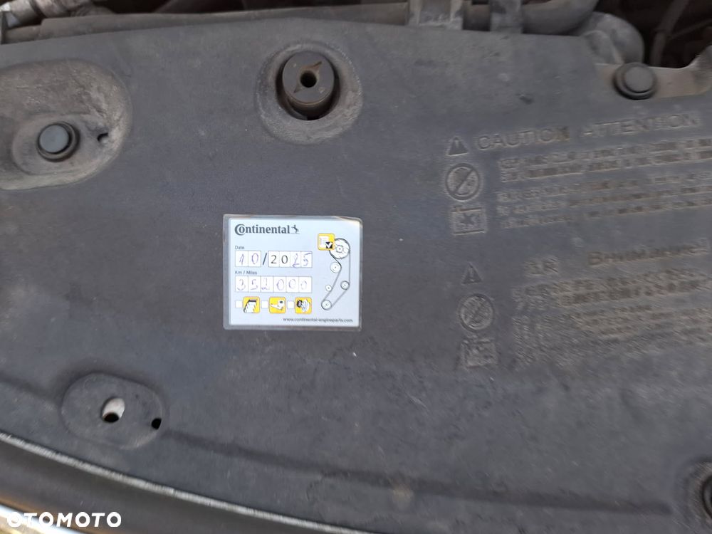 Toyota Avensis 2.0 D-4D Active - 9