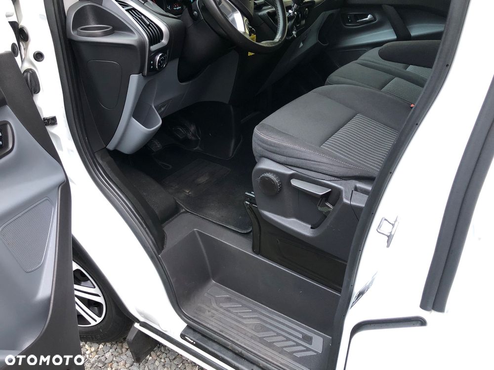 Ford Tranzit custom - 14