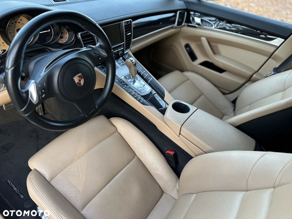 Porsche Panamera S PDK - 18