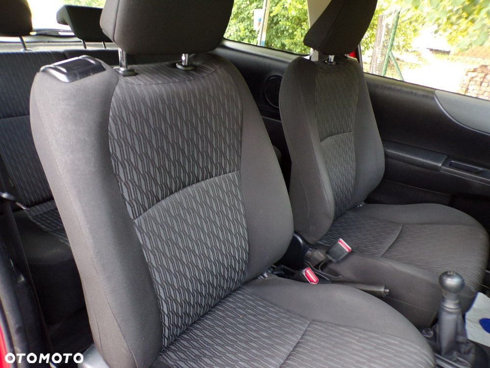Toyota Yaris - 22