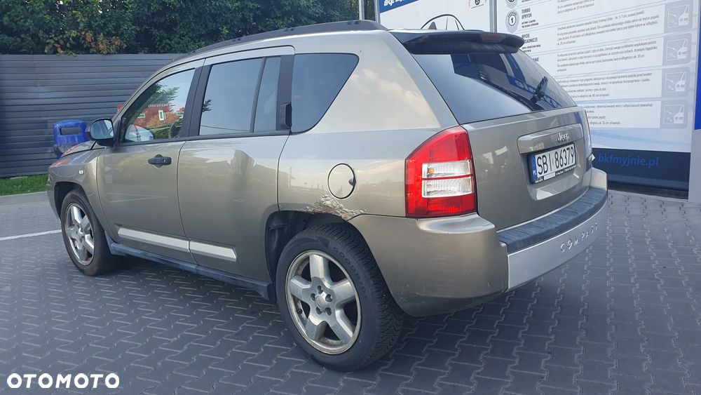 Jeep Compass 2.4I 4x4 Sport - 17