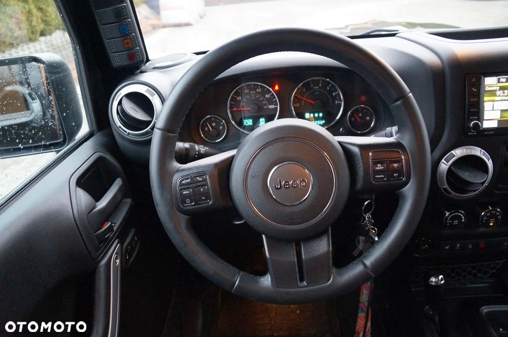 Jeep Wrangler 3.6 Unlim Sahara - 9