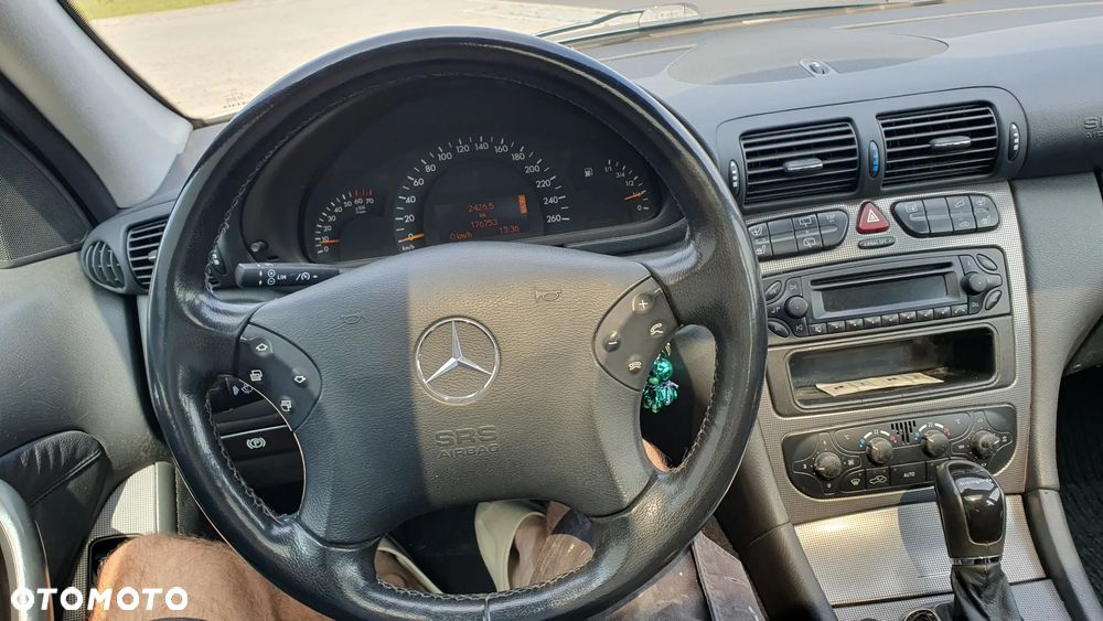 Mercedes-Benz Klasa C 240 4Matic Avantgarde - 15