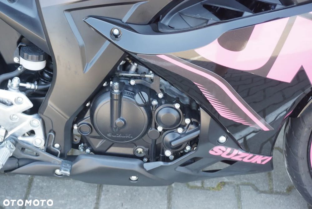 Suzuki GSX - 8