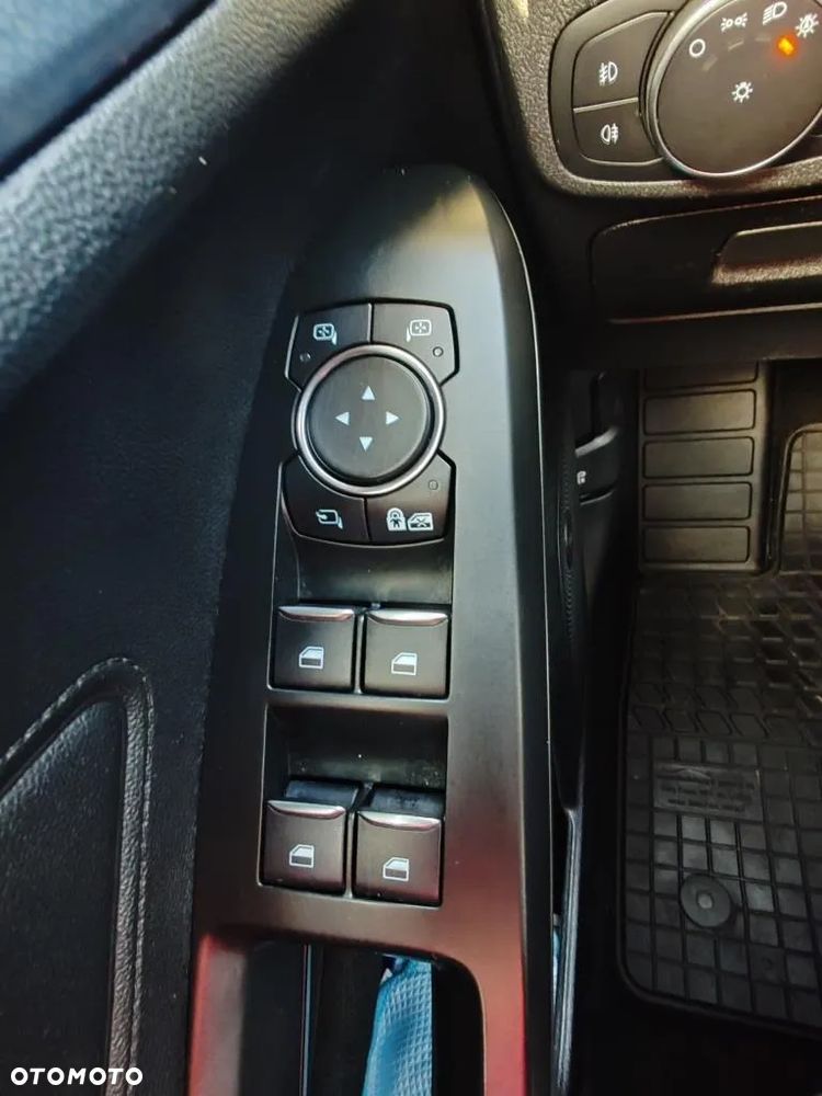 Ford Focus 2.0 EcoBlue Active Business - 28