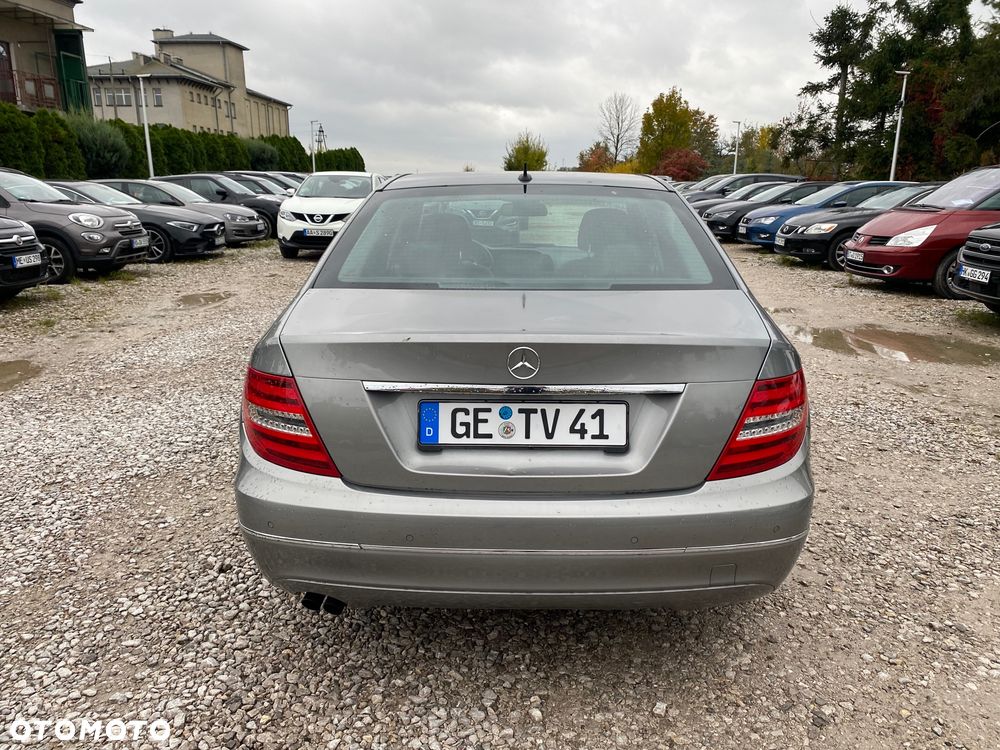 Mercedes-Benz Klasa C 180 (BlueEFFICIENCY) Avantgarde - 5