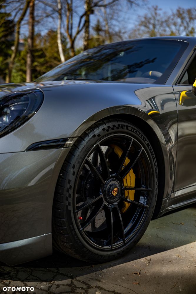 Porsche 911 Turbo S - 15