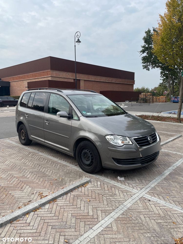 Volkswagen Touran - 5