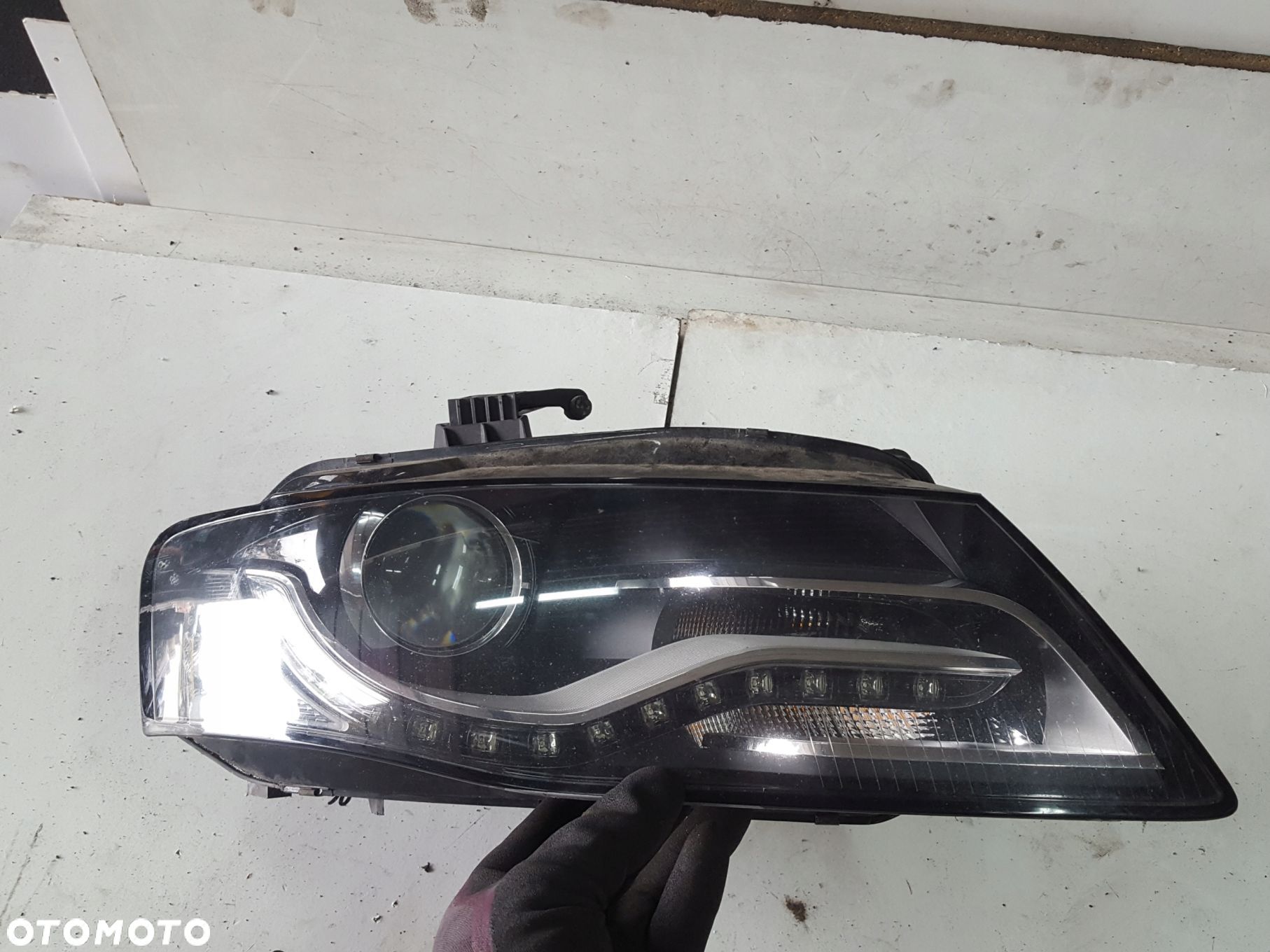 AUDI A4 B8 08r- LAMPA PRAWA PRZÓD XENON LED ANGLIK - 1