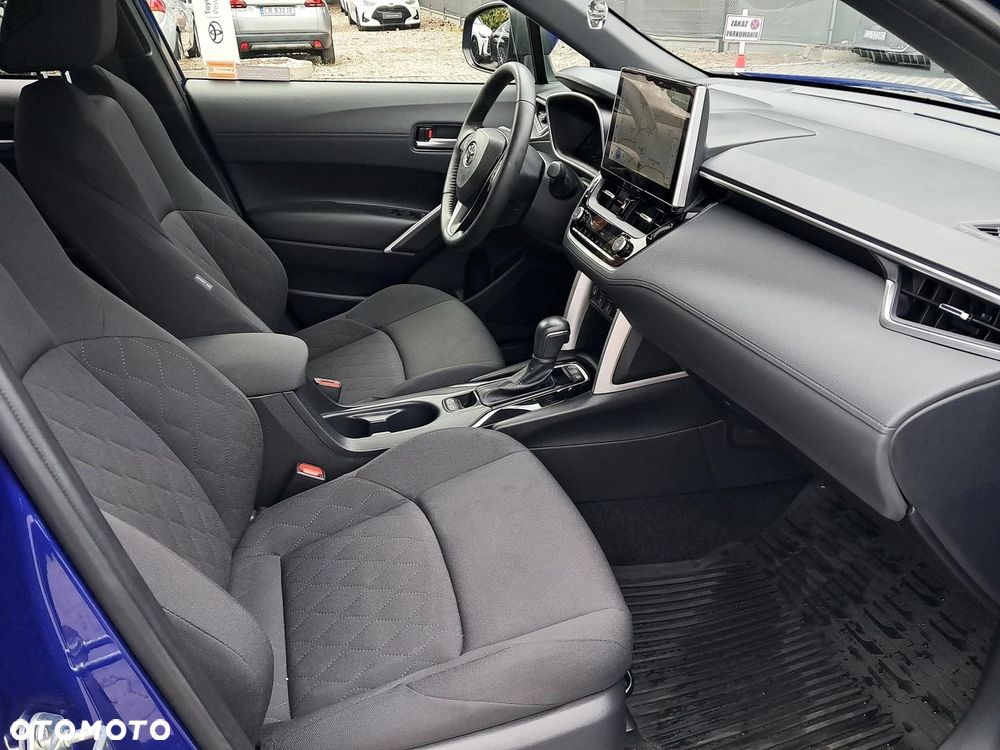 Toyota Corolla Cross - 11