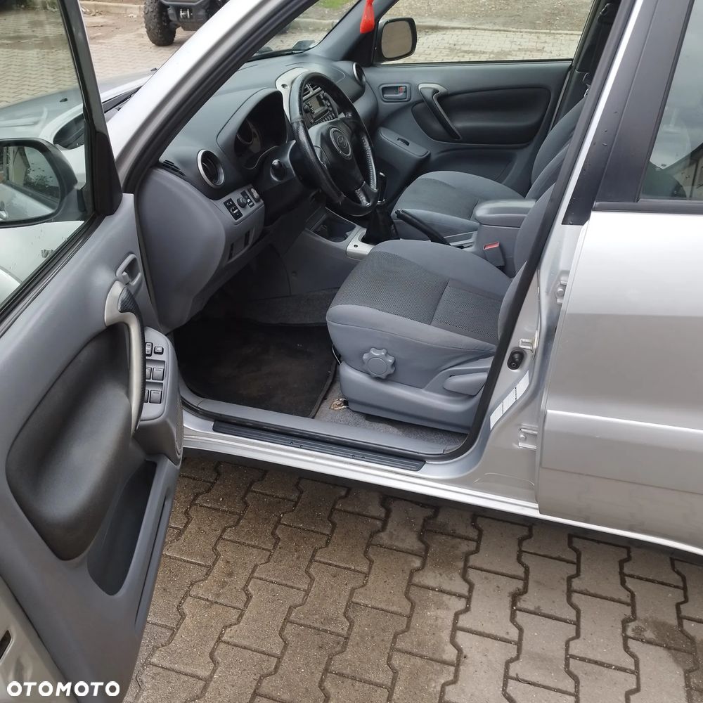 Toyota RAV4 - 5