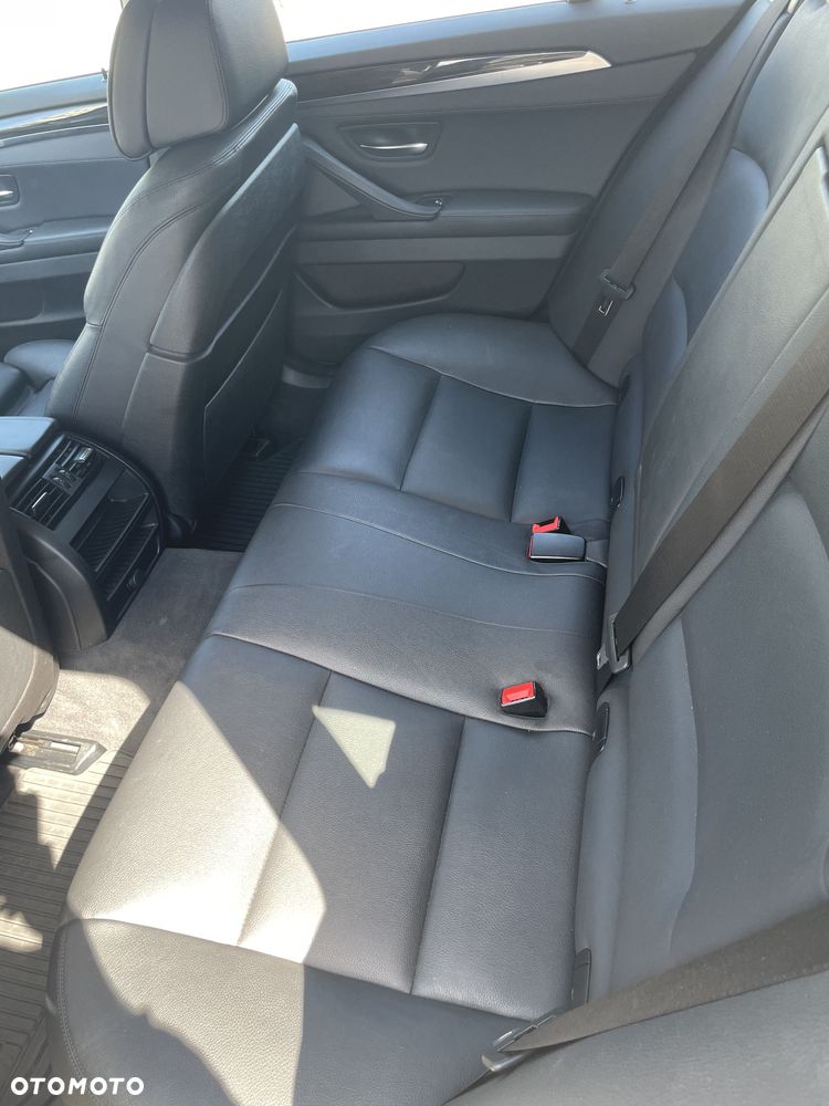 BMW Seria 5 528i xDrive - 18