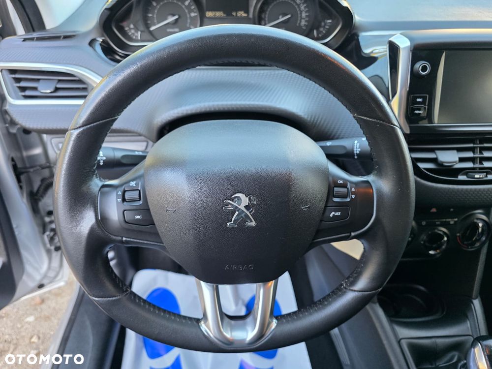 Peugeot 208 - 6