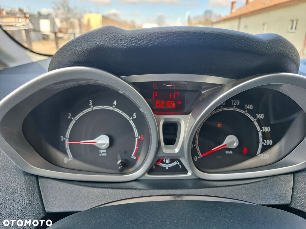 Ford Fiesta 1.4 Autom Trend - 9