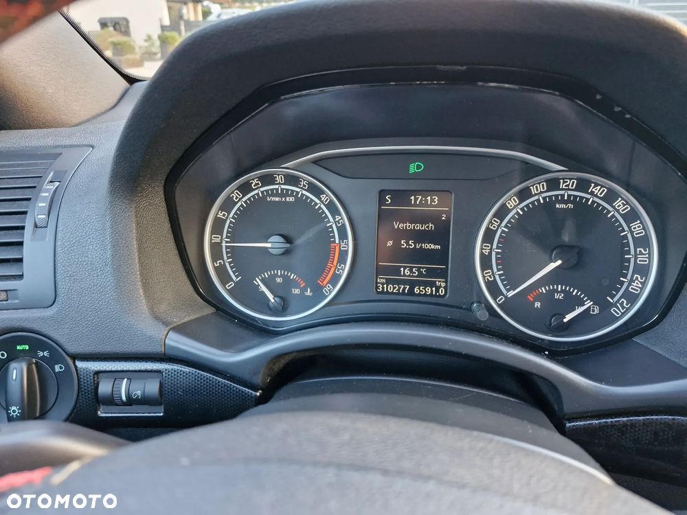 Skoda Octavia 2.0 TDI DPF RS - 17