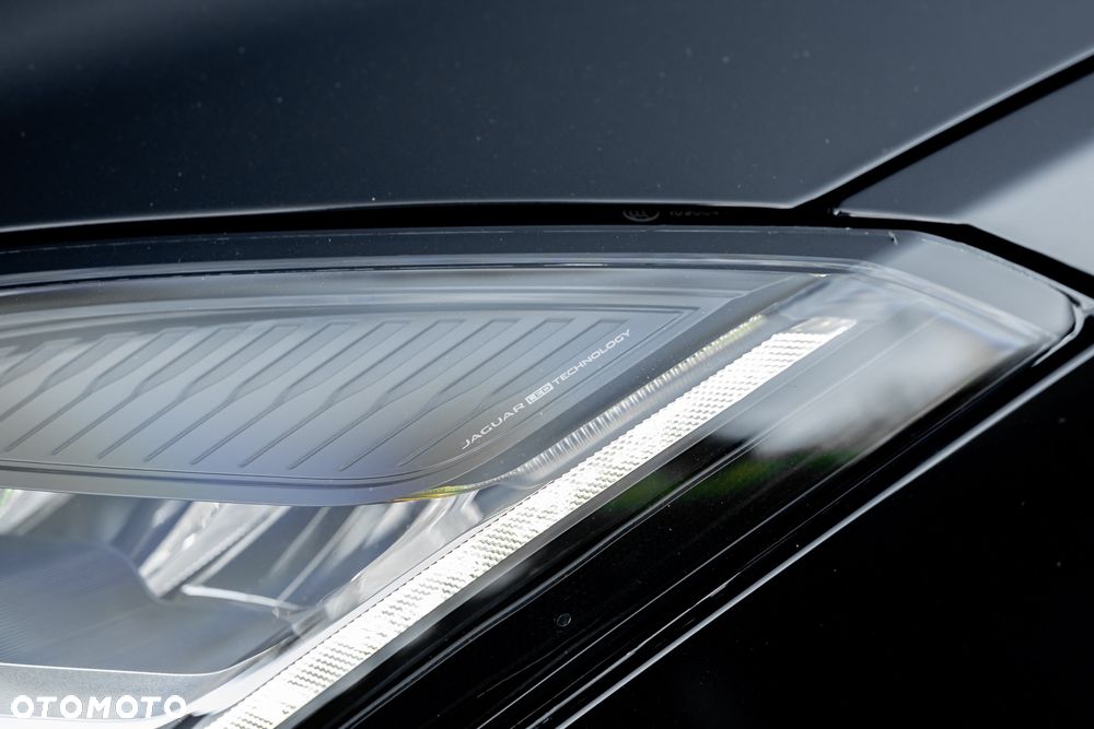 Jaguar E-Pace P250 AWD R-Dynamic - 18