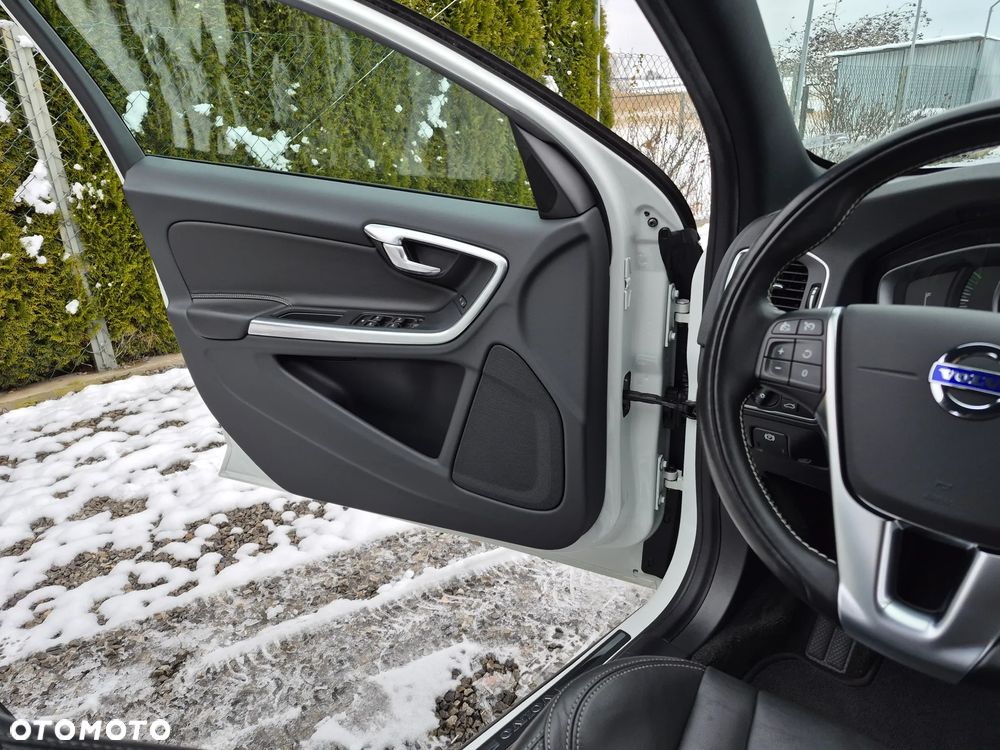 Volvo S60 D4 Geartronic Linje Svart - 19