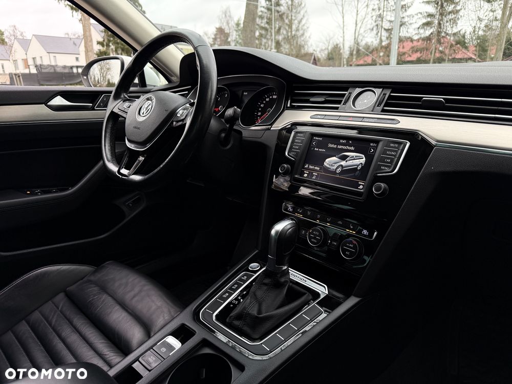 Volkswagen Passat Variant 2.0 TDI SCR 4Motion DSG Highline - 15