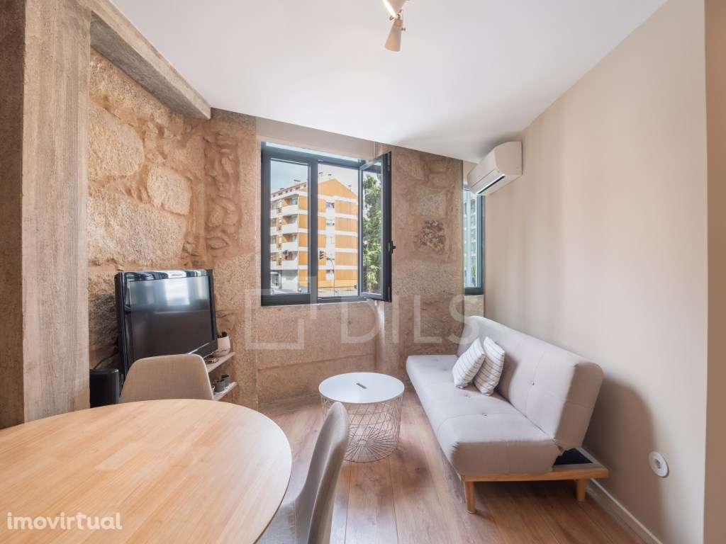 Apartamento T1, junto à Praça Velasquez, nas Antas - Grande imagem: 2/26