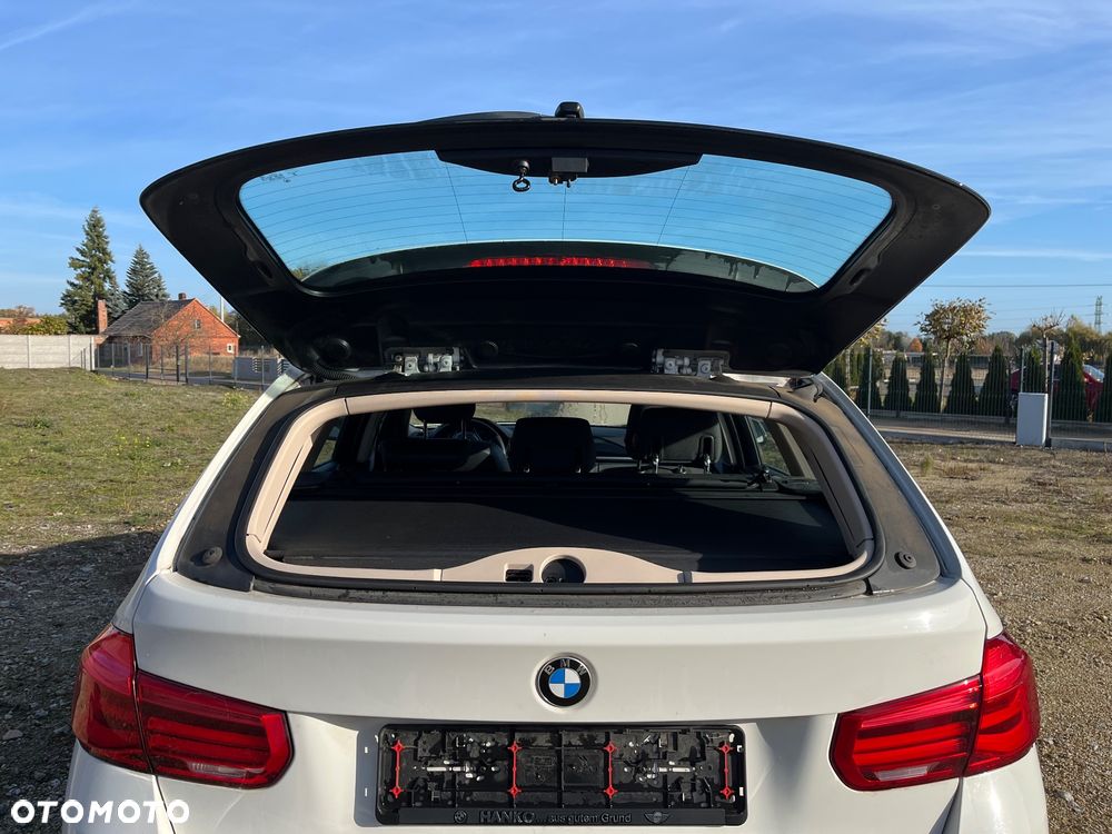 BMW Seria 3 318d xDrive - 9
