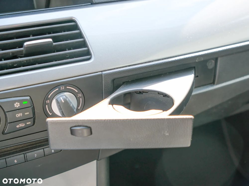 BMW Seria 5 520d - 28