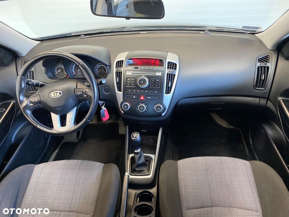Kia Ceed 1.4 Comfort + - 9