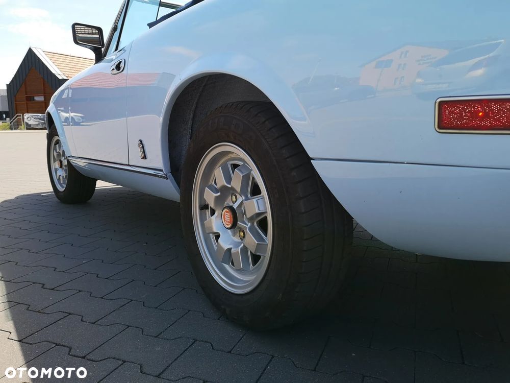 Fiat 124 Spider - 8