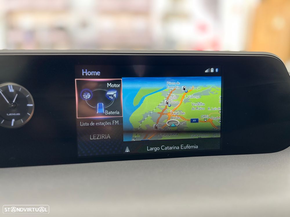 Lexus UX 250h Business - 33