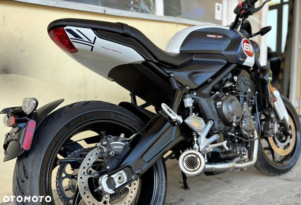 Triumph Trident - 9