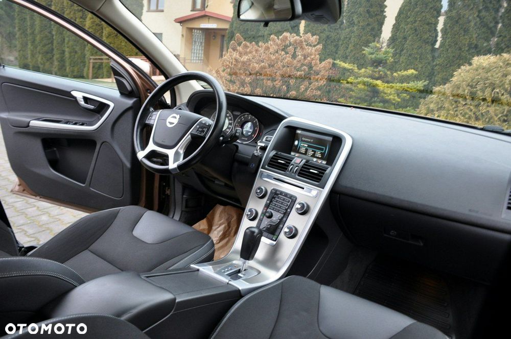Volvo XC 60 - 25