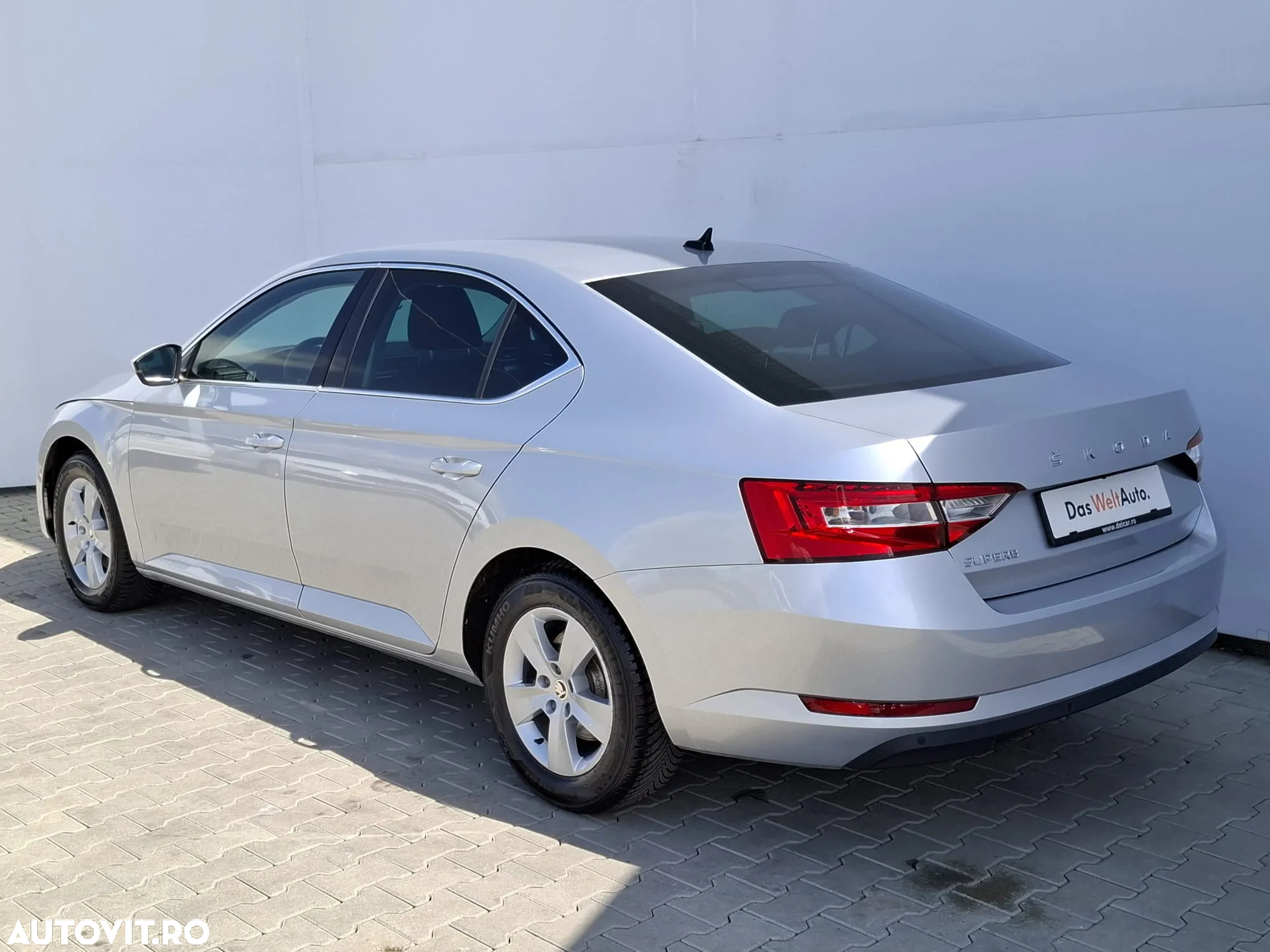 Skoda Superb 2.0 TDI DSG Ambition - 3