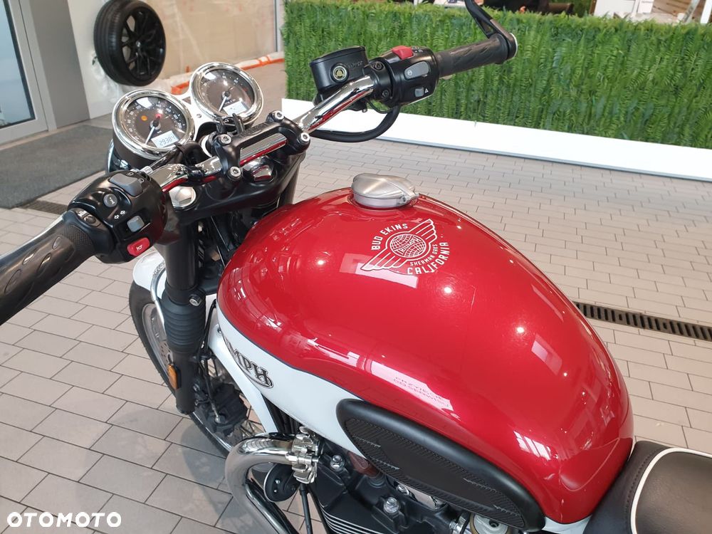 Triumph Bonneville - 21