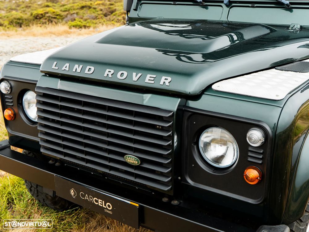Land Rover Defender - 17