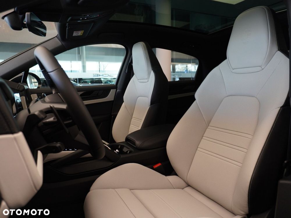 Porsche Cayenne E-Hybrid PHEV Black Edition - 31