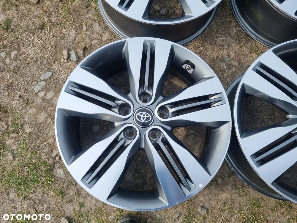 TOYOTA CHR,YARIS CROSS,SUZUKI VITARA,S-CROSS 6,5X18 ET51 5x114,3 super stan - 2