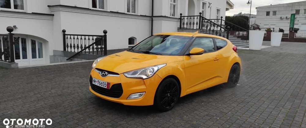 Hyundai Veloster - 2