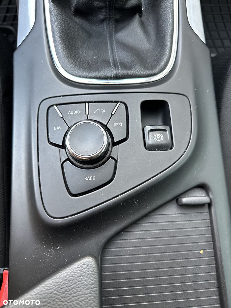 Opel Insignia - 19