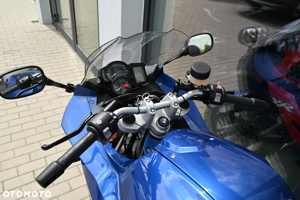 BMW F - 22