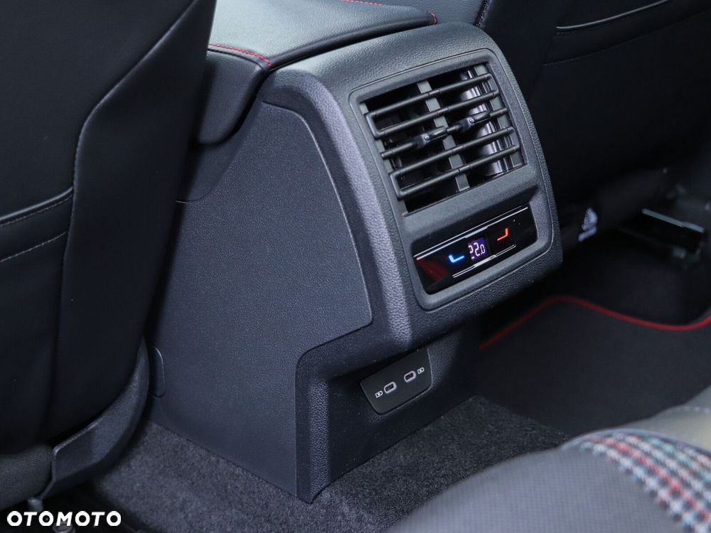 Volkswagen Golf - 17