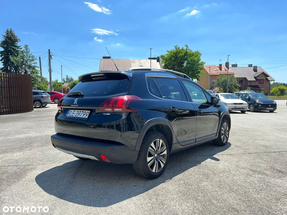 Peugeot 2008 1.2 Pure Tech GPF Signature S&S EAT6 - 5